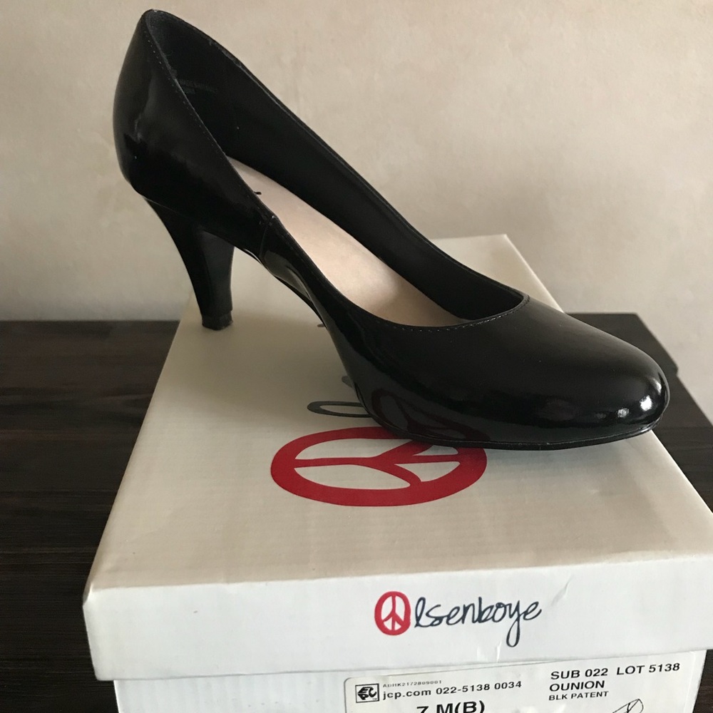 Black Patent Leather Heels size 7